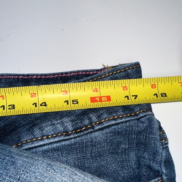 Wrangler Women's Classic Blue Jeans - Picture 10 of 11